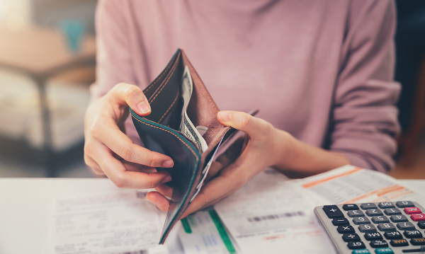 Sering Merasa Gaji Cepat Habis? Mungkin 3 Hal Ini Sering Kamu Lakukan